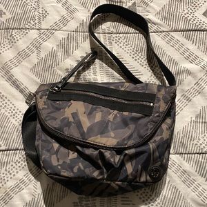 Lululemon bag